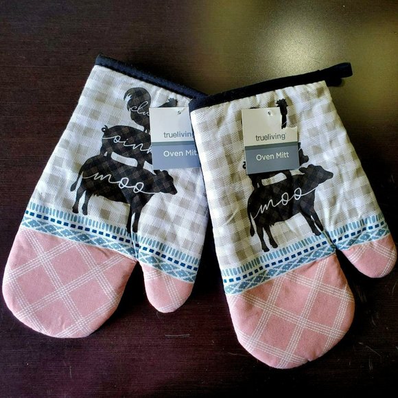 True Living Kitchen Farm Animal Oven Mitts Set Of 2 Rooster Pig Cow